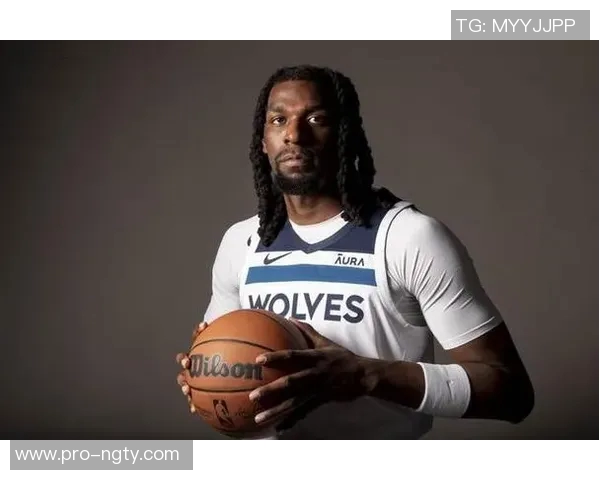 纳兹里德表现出色半场7投4中斩获11分5篮板三分球命中率高达50