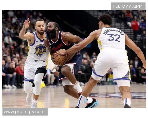 库里赛前幽默互动哈登称我们还在打呢展现友谊与竞技精神